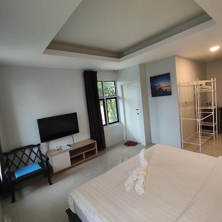 Baan Ampai Beach Hotel Hua Thanon  Exterior photo